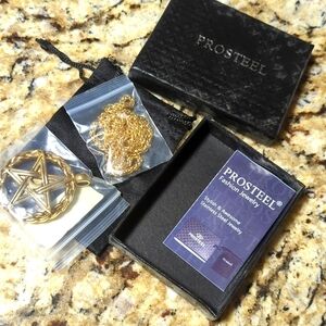 Pentagram necklace NWT